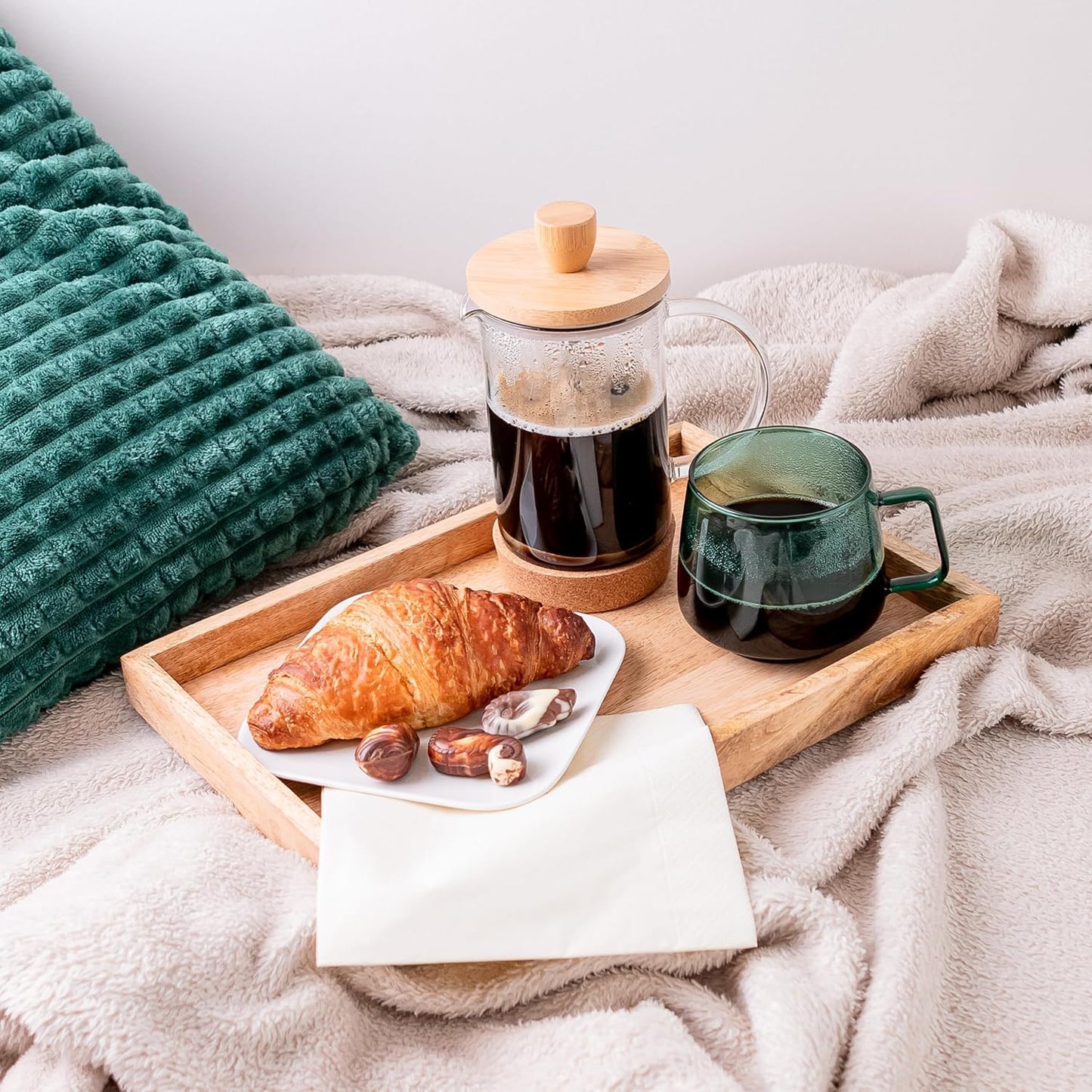 Guylian Belgian Chocolate Chocolates, Chocolate Filled with Dark Chocolate Praline, Chocolate in the shape of Sea Fruits with 72% Cocoa, 20 Units per Box, 225 g