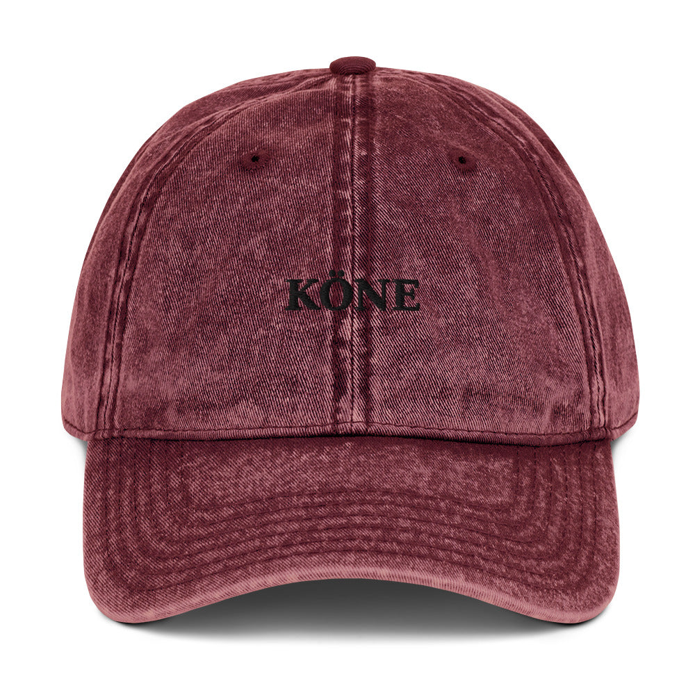 : Gorra KÖNE vintage granate con logo bordado en el frontal