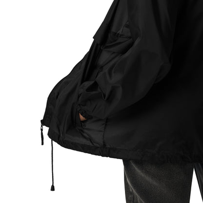 Vista lateral de la chaqueta KÖNE – ajuste regular y cordones ajustables