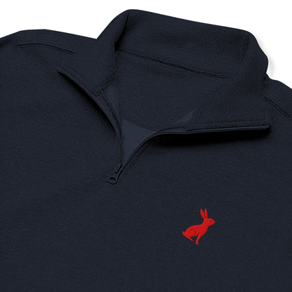 Detalle del cuello y cremallera del suéter KÖNE – acabado premium